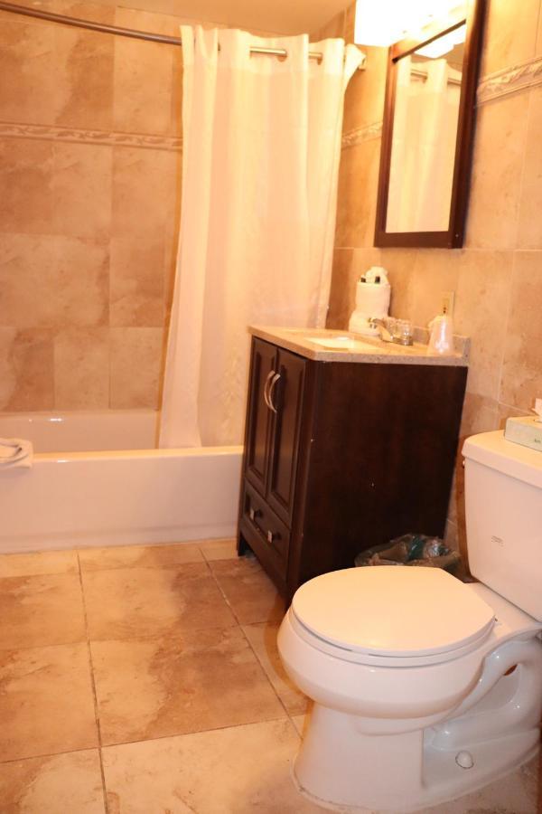 On Hollywood Beach - Affordable Two Bedrooms Sleeps 6 With Two Bathrooms Dania Beach Eksteriør bilde