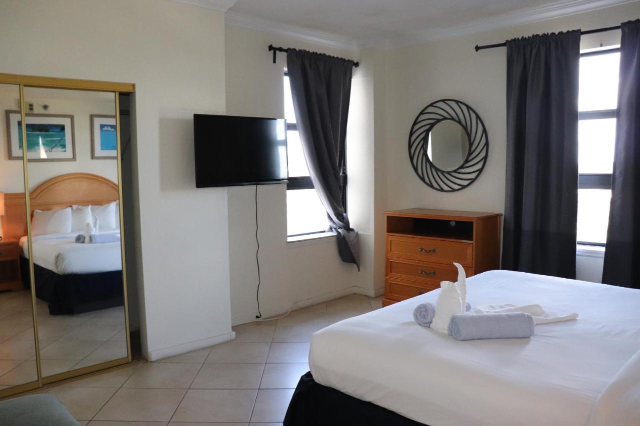 On Hollywood Beach - Affordable Two Bedrooms Sleeps 6 With Two Bathrooms Dania Beach Eksteriør bilde